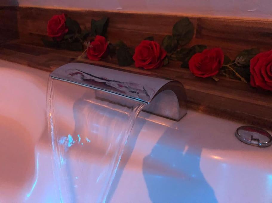 Sejour Detente Au Coeur De Macon Spa,Cine,Bouteille Offerte エクステリア 写真